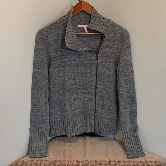 Victoria’s Secret Mock Turtleneck / Cardigan Sweater - Picture 3 of 9